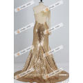 Um ombro de manga comprida de ouro Sequins Evening Dress See Through Back High Split Evening Gown